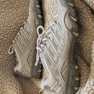 Skechers tennis shoes